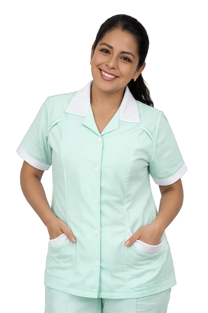 Empleada doméstica con uniforme profesional de calidad en Monterrey - Agencia Domia